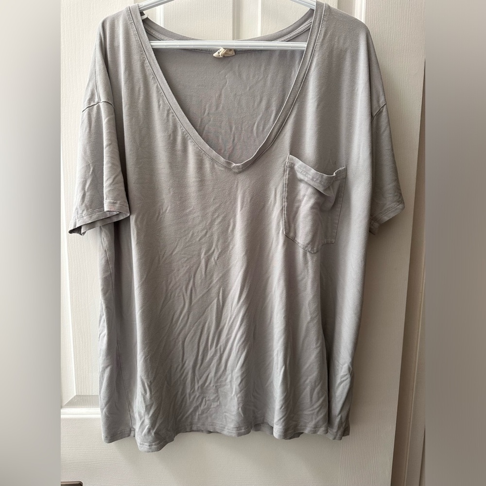 Kyte Baby Women’s Relaxed Fit V-Neck